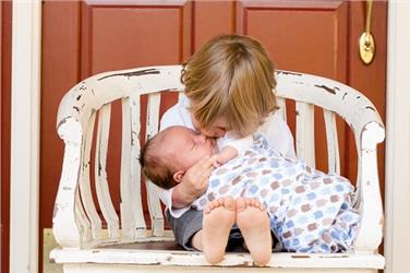 "Familien Support" beitet Familien mit Neugeborenen Hilfe. Das Land unterstützt Ausweitung des Dienstes - Foto: pixbay.com