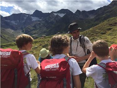 45 Jugendliche haben diesen Sommer an der Ausbildung zum Junior Ranger in den Naturparks teilgenommen. Am 8. September findet die Diplomverleihung statt (Foto LPA/Naturparks)