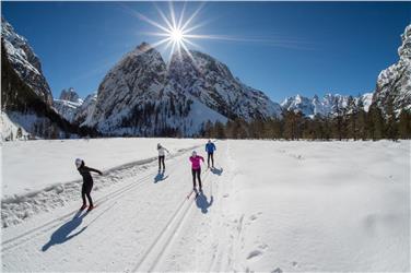 Schneesicherheit für die Dolomitenloipe dank des Grenzgemeindenfonds - Foto: LPA/Hannes Wisthaler