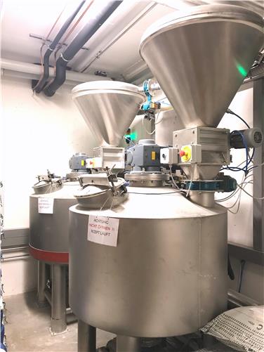 	KMU als Unternehmen 4.0: Die automatische Sauerteiganlage des Ultner Bäckereibetriebs ergänzt die Automatisierung der Rohstoffsilos. Foto: LPA/Ultner Brot
