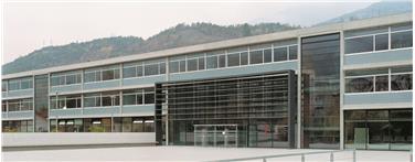 Auch im Sekretariat der Landesberufsschule für Handel, Handwerk und Industrie "Christian Josef Tschuggmall" in Brixen ist eine Vollzeitstelle zu besetzen - Foto: LPA