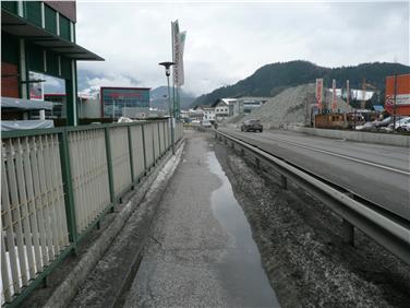 Mit einem neuen Kreisverkehr soll der Verkehr zwischen St. Lorenzen und Bruneck flüssiger gestaltet werden (Foto: LPA/Ziller)