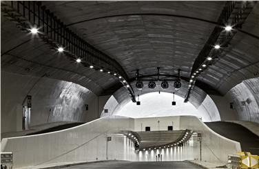 Auch im Tunnel der Umfahrung von Auer (im Bild) wird der Handyempfang verbessert (FOTO:LPA/Alessandra Chemollo)