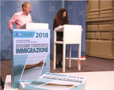 Heute wurde in Bozen - ebenso wie in Trient und den weiteren Regionen Italiens - das Jahrbuch zur Einwanderung 2018 vorgestellt. Foto: LPA/rc
