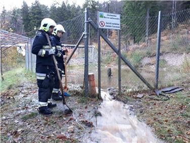 Nach den verheerenden Unwettern (im Bild eines der vielen Bilder von Freiwilligen Feuerwehren im Einsatz) ist eine Beruhigung der Lage eingetreten. Foto: LPA/Agentur für Bevölkerungsschutz