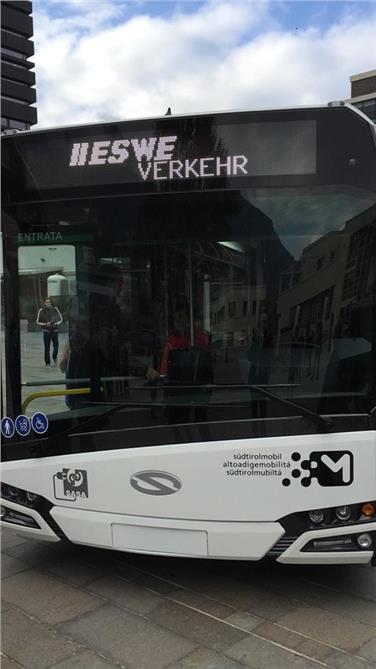 M - südtirolmobil steht für öffentliche Mobilität in Südtirol auch auf den Fahrzeugen (FOTO: LPA)