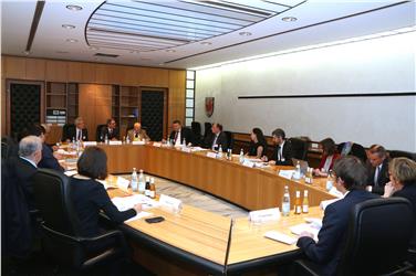 Das Treffen mit der Delegation aus Israel im Regierungssaal im Landhaus 1 in Bozen - Foto: LPA/rc