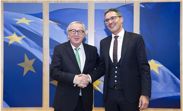 LH Kompatscher ist heute Mittag mit Kommissionspräsident Juncker zusammengetroffen - Foto: LPA/ Horst Wagner