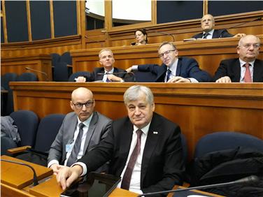 Mobilitätslandesrat Florian Mussner und Abteilungsdirektor Günther Burger in der Sitzung mit dem Infrastrukturminister Danilo Toninelli in Rom (Foto: LPA/Katharina Tasser)