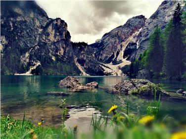 Mehr Nachhaltigkeit – darauf zielt das Mobilitätsmanagement des Landes für den Pragser Wildsee ab (FOTO: LPA/Angelika Schrott)