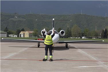 Zwei Beschlüsse in Sachen Flughafen hat die Südtiroler Landesregierung heute gefasst - Foto: LPA