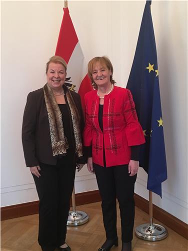 Landesrätin Stocker ist heute in Wien mit Bundesministerin Beate Hartinger-Klein zusammengetroffen - Foto: LPA/Astrid Pichler