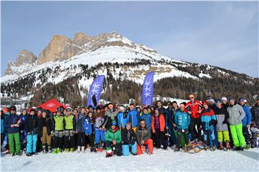 Auch Schülerinnen und Schüler, die nicht regelmäßig Wintersport treiben, für die Bewegung auf dem Schnee zu begeistern, darum ging es beim diesjähringen gemeinsamen Wintersporttag der drei Bildungsdirektionen - Foto: LPA