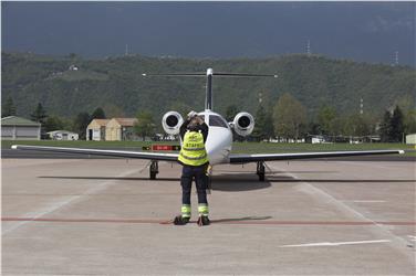 Flughafen: Umschlag für Kauf von Anteilen des Landes Südtirol geöffnet. Foto: LPA/Oskar Verant