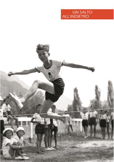 in Bild aus der Fotoausstellung "Salto rückwärts" im Kulturzentrum Trevi - Foto: LPA/Ufficio Cultura