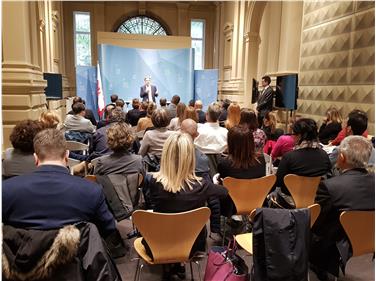 Einblick in Südtirols Landesverwaltung für die Euregio-Masterabsolventen heute im Landhaus 1 in Bozen - Foto: LPA/Fabio Brucculeri