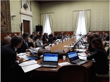 Die vorbereitende Sitzung des interministeriellen Ausschusses für die Wirtschaftsplanung heute vormittag - Foto: LPA/Katharina Tasser