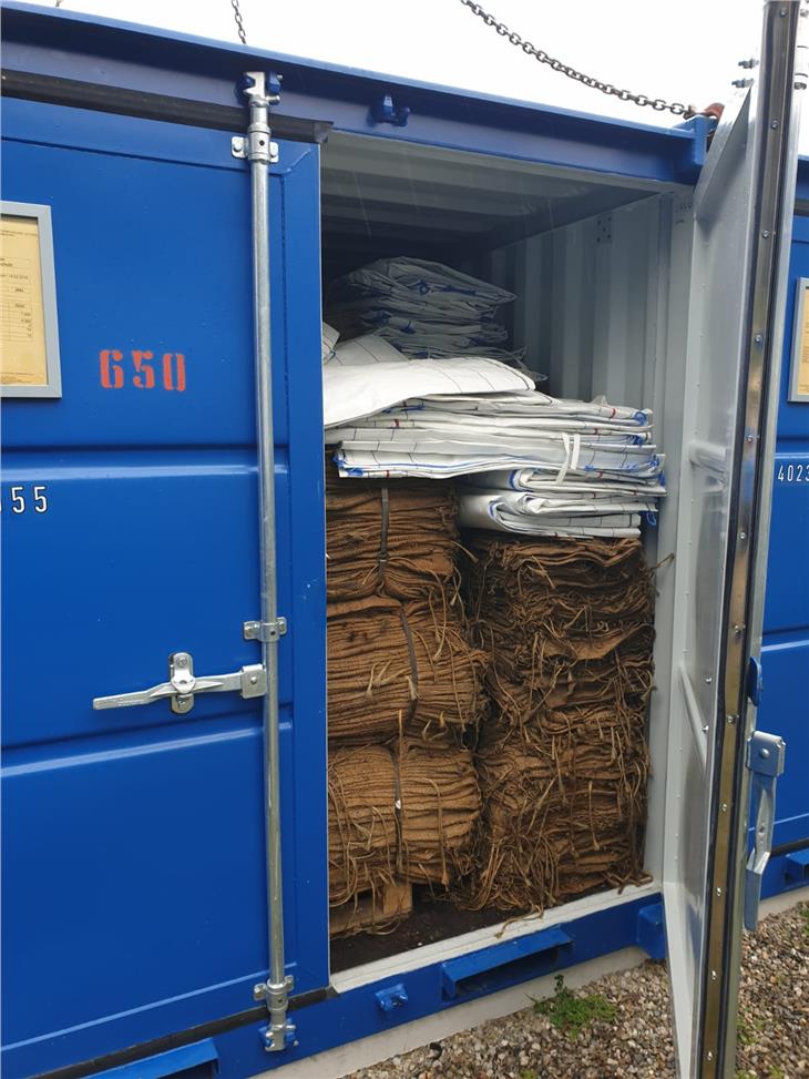 16.400 Jutesäcke zum Befüllen mit Sand hat die Agentur für Bevölkerungsschutz heute in das Hochwassergebiet in der Emilia-Romagna geschickt. Foto: Agentur für Bevölkerungsschutz