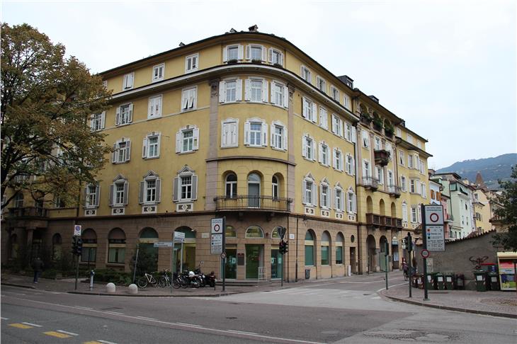 Mit dem italienischen Kulturzentrum "Claudio Trevi" in Bozen hat sich heute die Landesregierung befasst - Foto: LPA