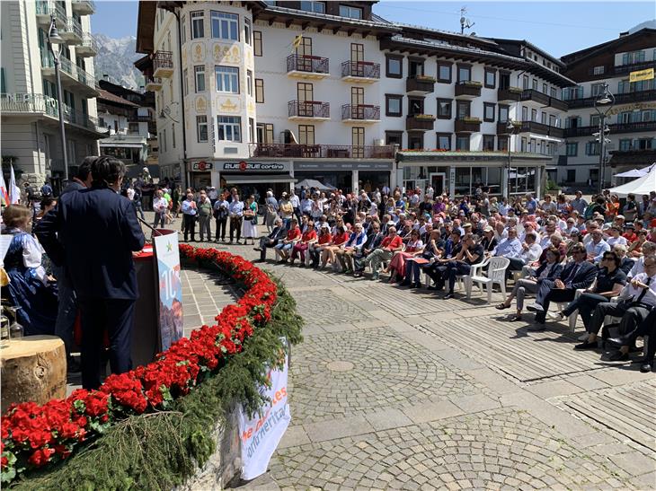 Die Eröffnungsfeier in Cortina - Foto: LPA