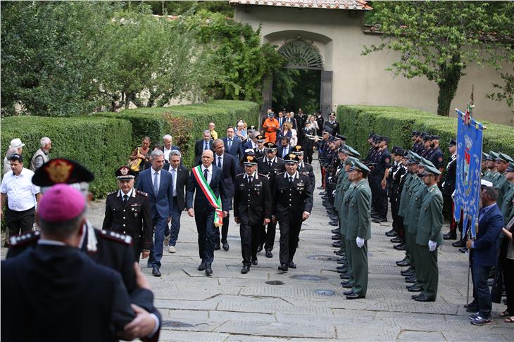 LR Schuler mit Südtirol-Delegation bei den Gedenkfeiern des Hl. Johannes Gualbertus (Foto: LPA: Valter Profili)