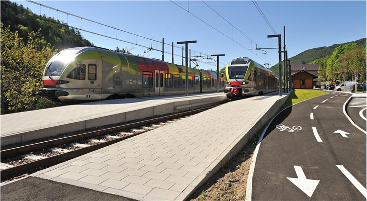 Im August fahren im Pustertal mehr Züge. (Foto LPA/STA)