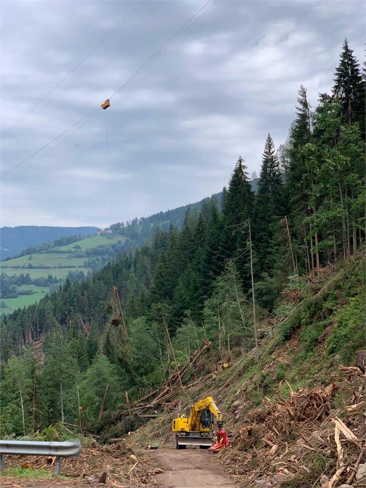 Die Arbeiten auf der Staatsstraße aufs Lavazéjoch laufen (FOTO: LPA)