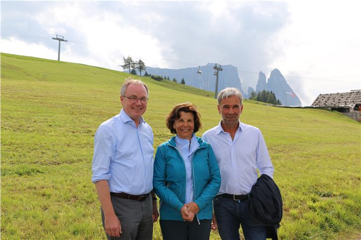 Ziehen in punkto Landwirtschaft und Tourismus am gleichen Strang: Pernkopf, Schuler und Hochgruber Kuenzer (FOTO:LPA)