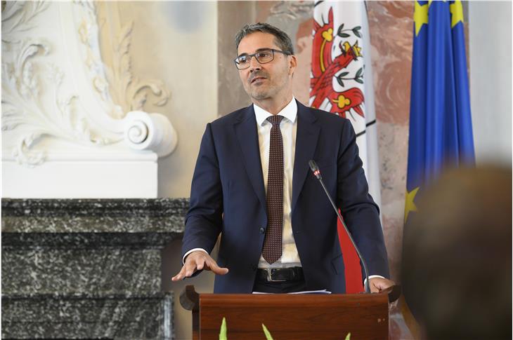 LH Kompatscher bei der Gedenksitzung des Tiroler Landtages: "Europaregion ist geeigneter Rahmen, Trennendes zu überwinden." (Foto Land Tirol/Berger)