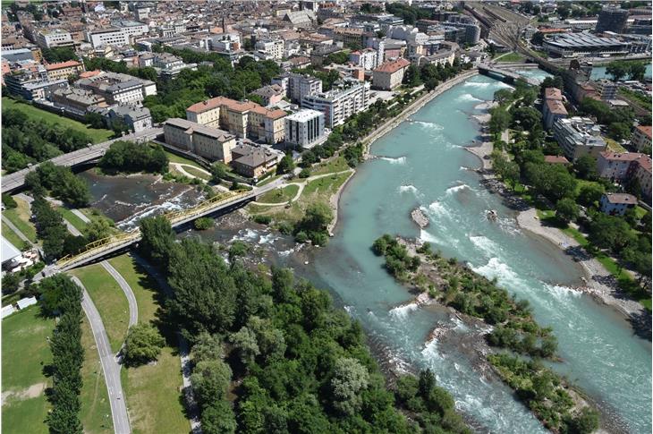 Revitalisierter Abschnitt am Zusammenfluss Talfer-Eisack: vielfältige ökologische Funktionen und verbesserter städtischer Naherholungsraum. Foto: LPA/Agentur für Bevölkerungsschutz