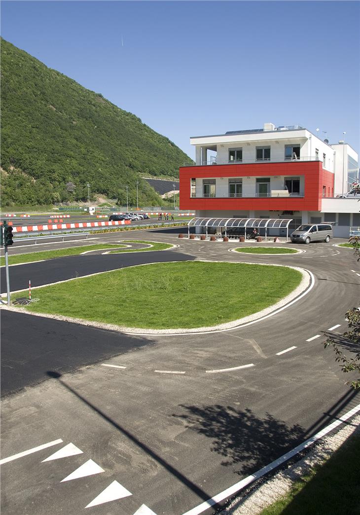 Zu einer Tagung über Verkehrssicherheit laden die drei Bildungsdirektionen am 4. Oktober in den Safety Park - Foto: LPA/Pertl