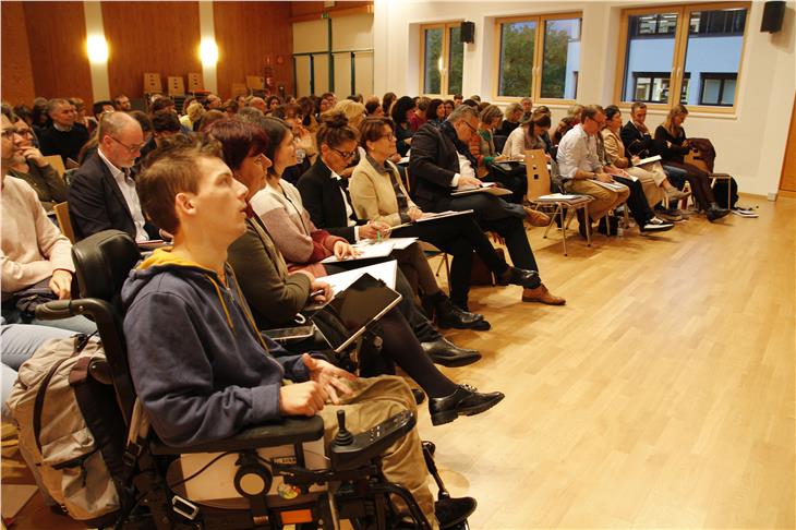 Rund 120 Personen nahmen heute an der Tagung in Latsch teil. (Foto: LPA/Bildungsdirektion)