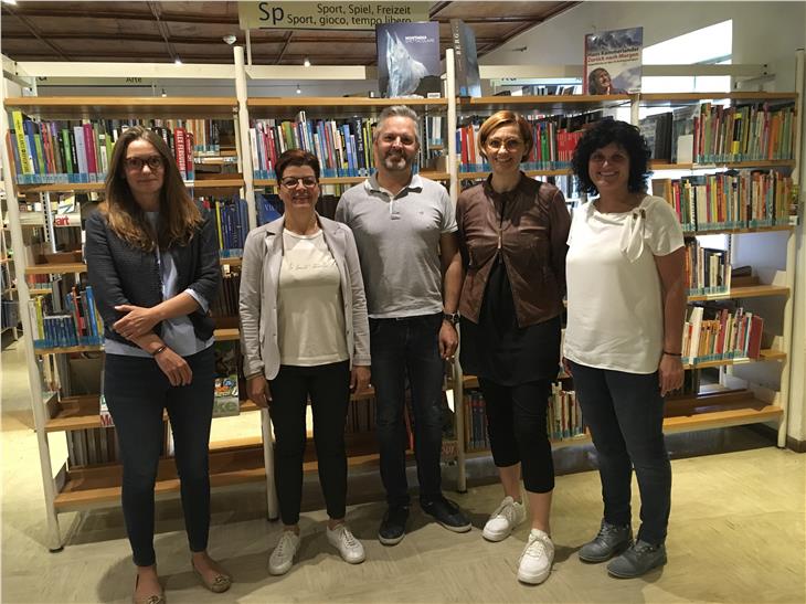 Ein Audit der Stadtbibliothek Brixen bildete den Abschluss der diesjährigen Auditorenausbildung. (Foto: LPA/Amt für Bibliotheken und Lesen)