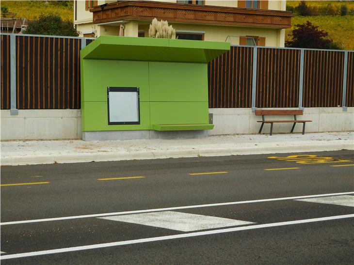 Die Halteplätze bestehen jeweils aus neun Elementen und sind für Menschen mit Beeinträchtigungen jetzt leichter zugänglich als bisher. (Foto: LPA/Abteilung Mobilität)