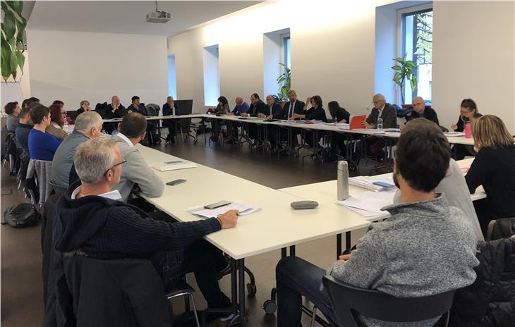 Seit Ende April verhandeln öffentliche Delegation und Gewerkschaften über den neuen bereichsübergreifenden Kollektivvertrag (BÜKV). (Foto: LPA/Carmen Kollmann)