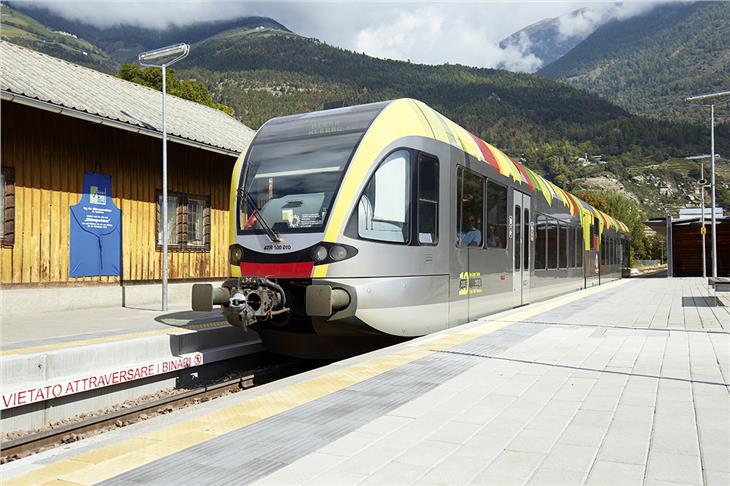 Zu den Aufgaben der STA gehört auch die Führung der Vinschger Bahnlinie. (Foto: LPA/STA)