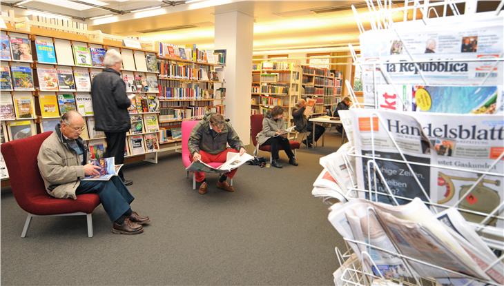 Bis Ende Jänner 2020 können Südtirols öffentliche Bibliotheken um Landesförderung ansuchen, im Bild der Lesesaal der Landesbibliothek "Teßmann". (Foto: