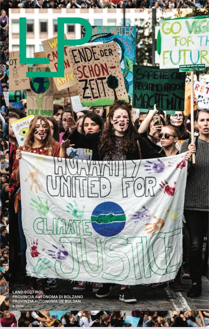 Das Titelbild der dritten Ausgabe von LP zeigt die Fridays-for-Future-Demo in Bozen. (Foto: LPA/Ivo Corrà)