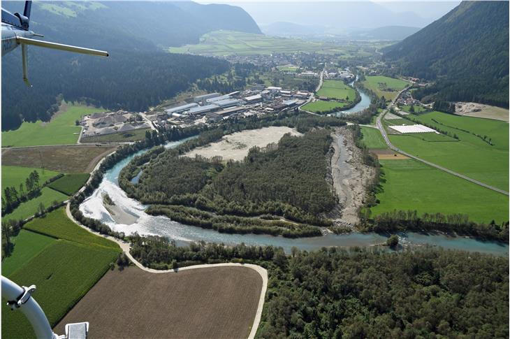Die Gatzaue bei Gais (im Bild) ist eines der Vorzeige-Beispiele zur Revitalisierung von Fluss-Auen und nun ausgezeichnet mit dem Alpinen Schutzwaldpreis Helvetia 2019. (Foto: Agentur für Bevölkerungsschutz)