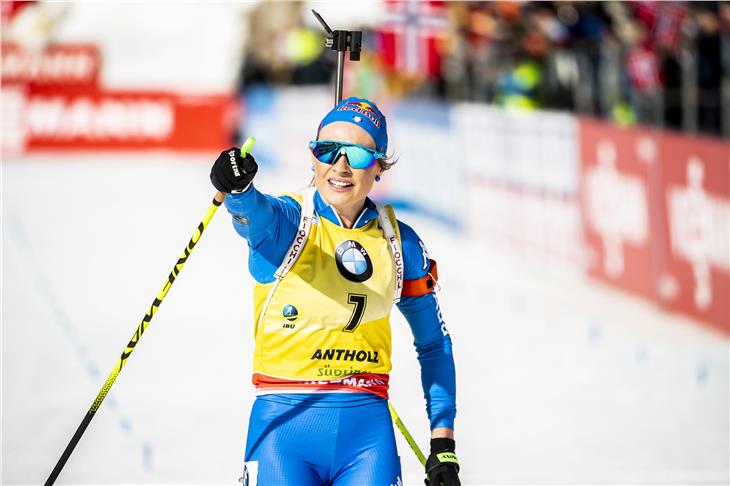 Siegerfaust für Dorothea Wierer: In nur drei Tagen hat ihr zweites WM-Gold errungen. (Foto: Biathlon Antholz)