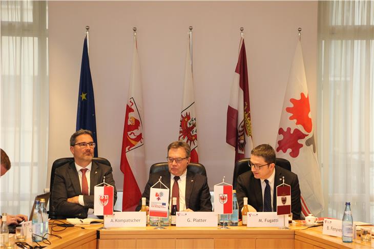 Die heutige Sitzung des EVTZ in Bozen (Foto: LPA/Silvia Fabbi)