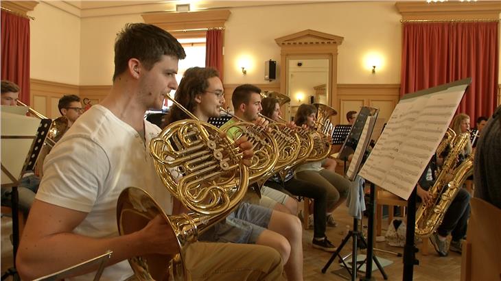 Proben in lockerer Atmosphäre beim Euregio Music Camp (Foto: LPA/Gnews)