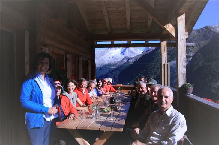 Landesrätin Maria Hochgruber Kuenzer bei der Diplomübergabe der Almwirtinnen und Almwirte 2019. (Foto: Landesamt für Natur)