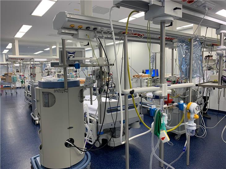 Die Zahl der in Südtirol intensivmedizinisch Betreuten ist in den vergangenen 24 Stunden von 9 auf 7 gesunken, in Österreich sind es weiterhin 4 Patienten. (Foto LPA)