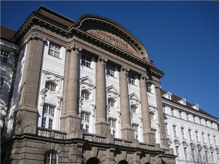 Freie Fahrt zum österreichischen Studienort haben Südtiroler Studierende, wie die Minister Faßmann und Nehammer LR Achammer bestätigen. (Foto: Uni Innsbruck)