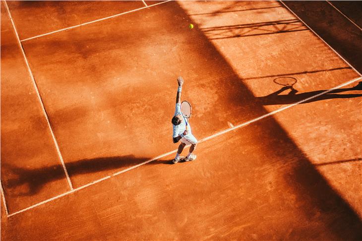 Dank dem neuen Landesgesetz dürfen Tennisanlagen wieder öffnen. (Foto: Unsplash)