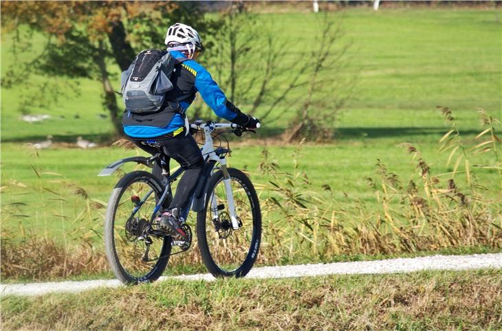 Die Gemeinde Lajen wird ein Straßenrelikt, das der Straßendienst nicht mehr nutzt, für die Errichtung eines Radwegs verwenden. (Foto: LPA/pixabay_Manfred Antranias Zimmer)