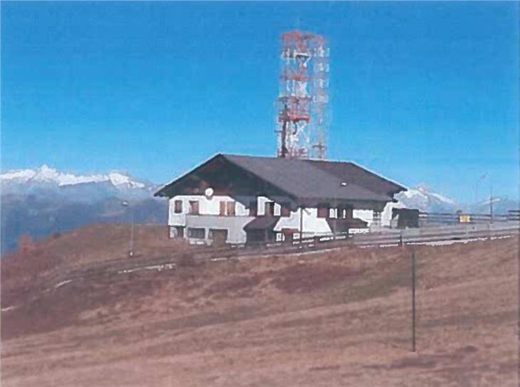 Das ehemalige Militär-Gebäude am Kronplatz gehört nun dem Land. (Foto: LPA)