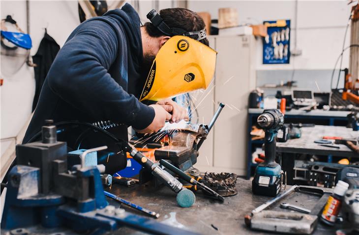 Die Frist für Ausbildende von Lehrlingen und Lehrlinge selbst wurden aufgrund von Covid-19 nach hinten verschoben. (Foto: Aurelien Romain/Unsplash)