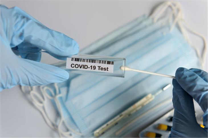 Im Auftrag des Südtiroler Sanitätsbetriebes wurden bisher 81.017 Abstriche von 39.241 Personen auf das neuartige Coronavirus untersucht. (Symbolbild: it.freepik.com)